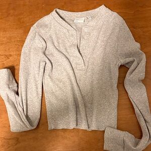 Aritizia Gray Women's Henley Top